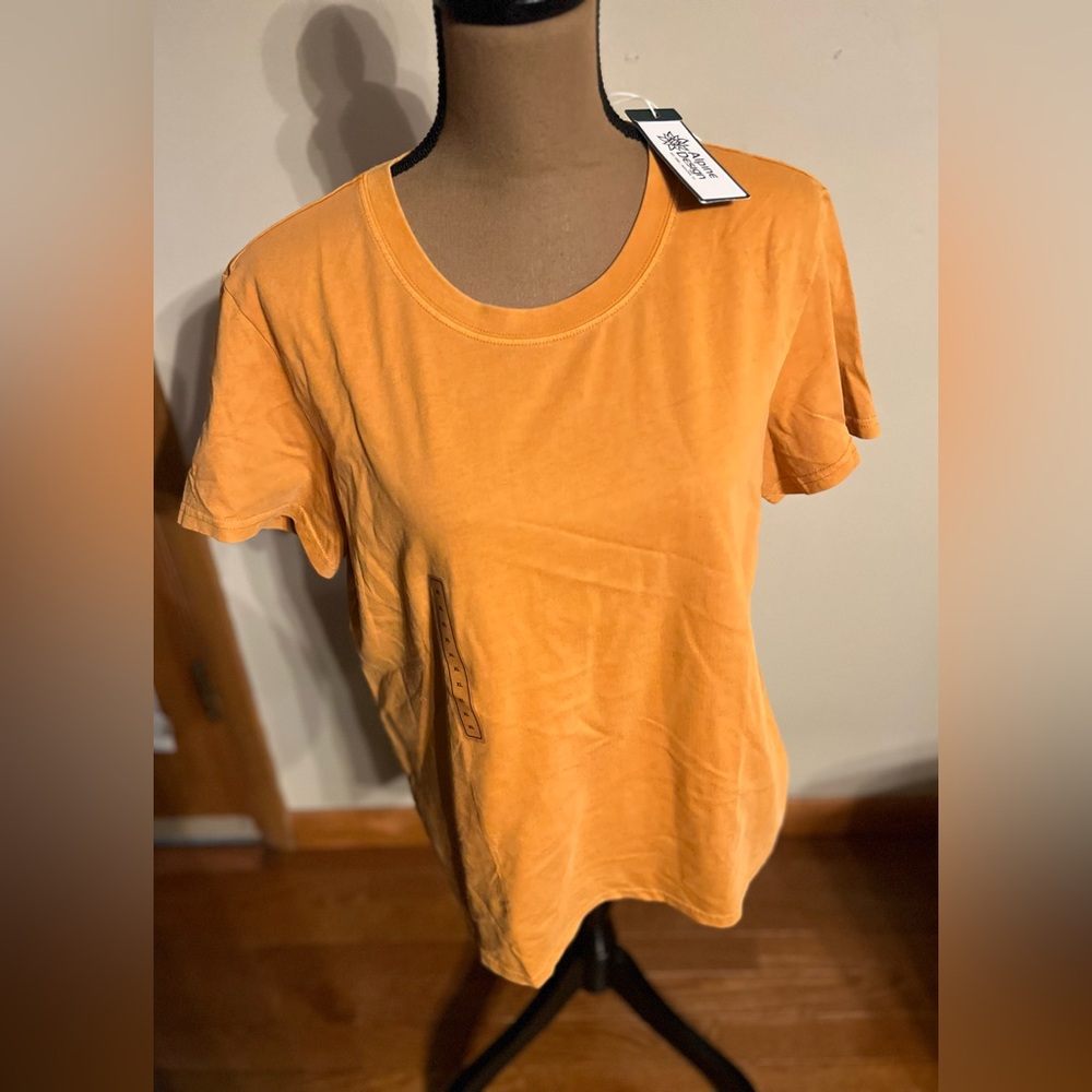 NWT/ ALPINE DESIGN VERY SOFT MUSTARD WOMENS TOP, SIZE XL